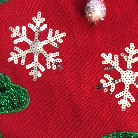 🎄33 Degrees Holiday Sweater - Picture 4 of 4